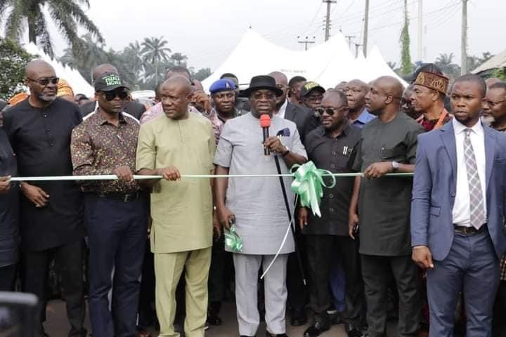 Governor Okezie Ikpeazu has commissioned the first phase of the newly constructed AMAOJI JUNCTION-ABAYI- ISI COURT ROAD in Isiala Ngwa North LGA